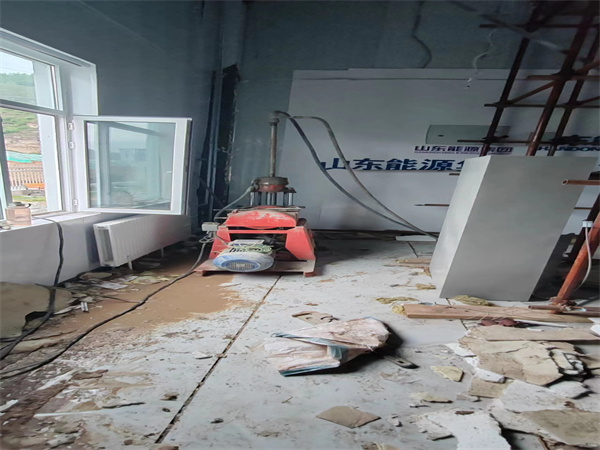 中堂镇地基基础下沉墙体裂缝加固注浆顶升施工